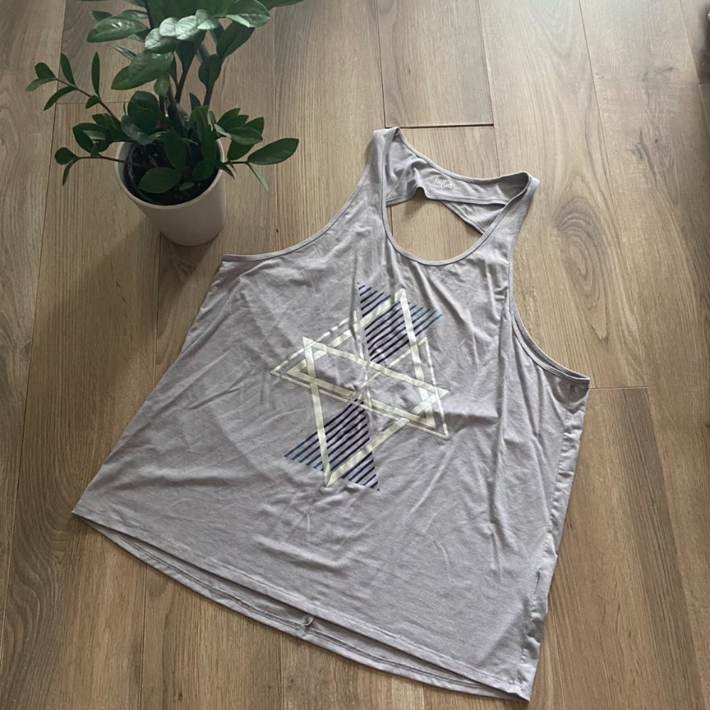 HYBA Grey Open-Back Graphic Tank Top
